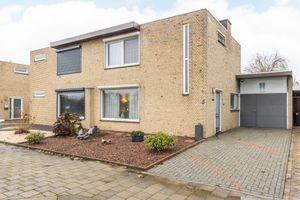 House for sale Gouverneur Ruijs De Beerenbroucklaan 12 Holtum