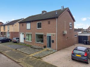 House for sale Bettinumstraat 66 Buchten