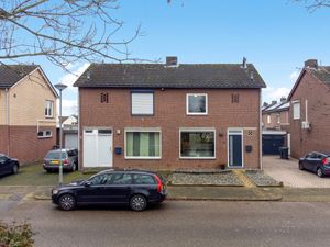 House for sale Bettinumstraat 66 Buchten