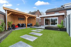 House for sale Bettinumstraat 66 Buchten