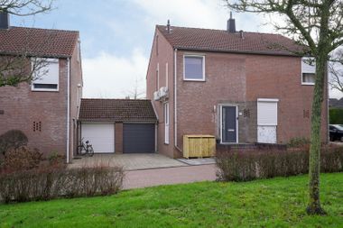 Offered by Laan 20 Makelaars