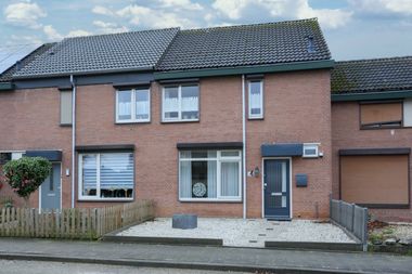Offered by Laan 20 Makelaars