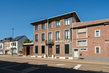 Offered by Pro housing Exclusive Real Estate
