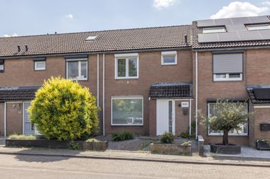 Aangeboden door Dichtbij Vastgoed
