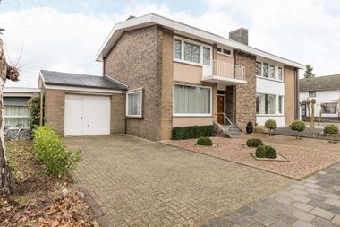 Aangeboden door Leenen Vastgoed