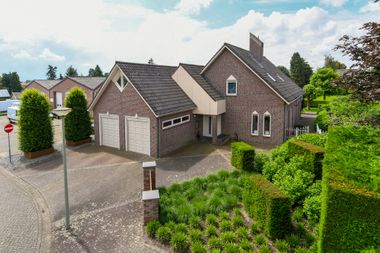 Aangeboden door Aelmans Woningmakelaars Baexem