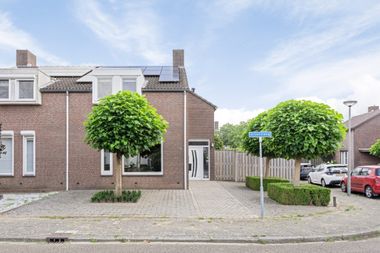 Offered by Aelmans Rentmeesters & Makelaarskantoor Baexem Offered by Aelmans Rentmeesters & Makelaarskantoor Baexem