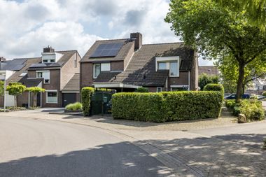 Aangeboden door Dichtbij Vastgoed