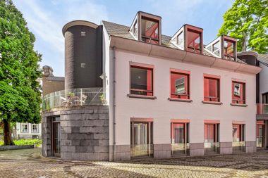 Aangeboden door Pro Housing Exclusive Real Estate
