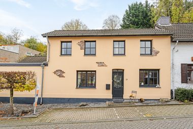 Offered by Boek & Offermans Makelaars Heerlen Offered by Boek & Offermans Makelaars Heerlen