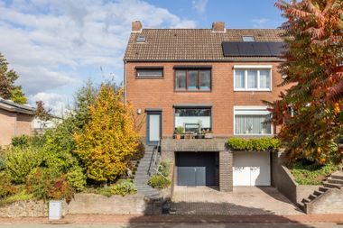 Aangeboden door Aelmans Woningmakelaars B.V.