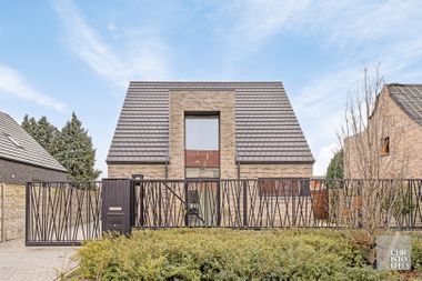 Aangeboden door Pro Housing Exclusive Real Estate