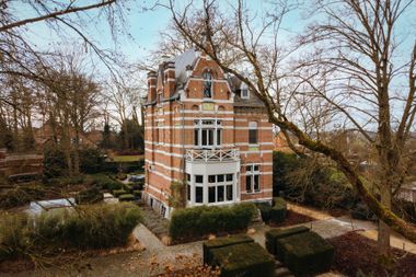 Aangeboden door Pro Housing Exclusive Real Estate