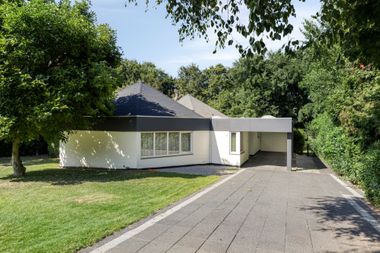 Aangeboden door Pro Housing Exclusive Real Estate