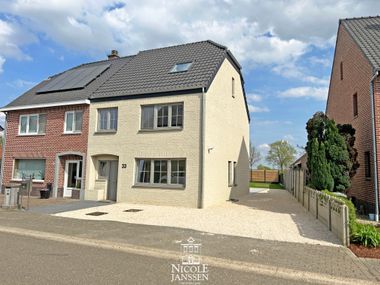 Aangeboden door Nicole Janssen