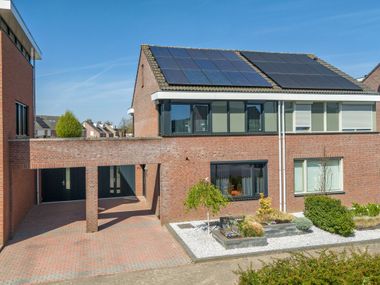 Aangeboden door Poels Makelaars
