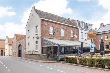 Aangeboden door Aelmans Woningmakelaars B.V.