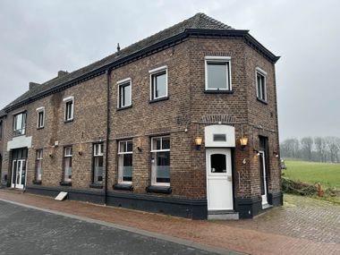 Aangeboden door Leenen Vastgoed