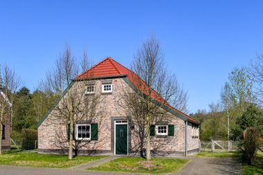 Offered by Aelmans Rentmeesters & Makelaarskantoor Panningen Offered by Aelmans Rentmeesters & Makelaarskantoor Panningen