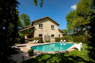 Offered by Pro housing Exclusive Real Estate