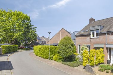 Aangeboden door Aelmans Woningmakelaars B.V.
