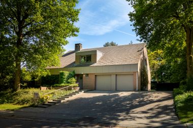 Aangeboden door Pro Housing Exclusive Real Estate