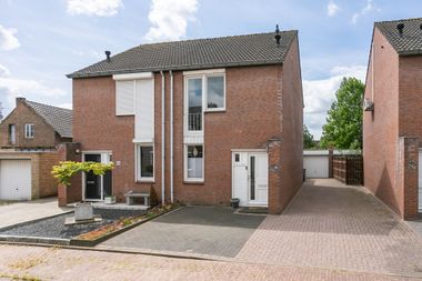Aangeboden door De Ruijter makelaardij